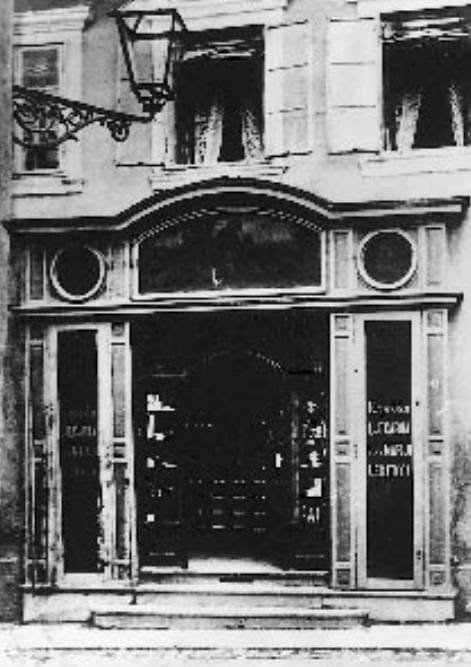 Opatovina kbr. 7. Portal ljekarne sv. Marije nakon obnove 1883. godine